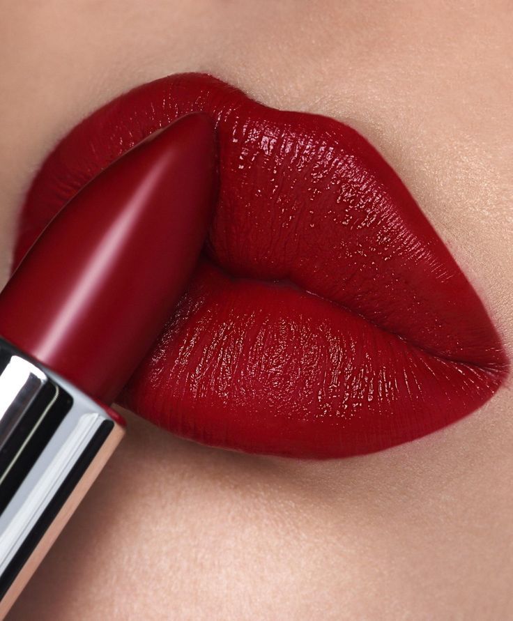 BEAUTY & LIPSTICK