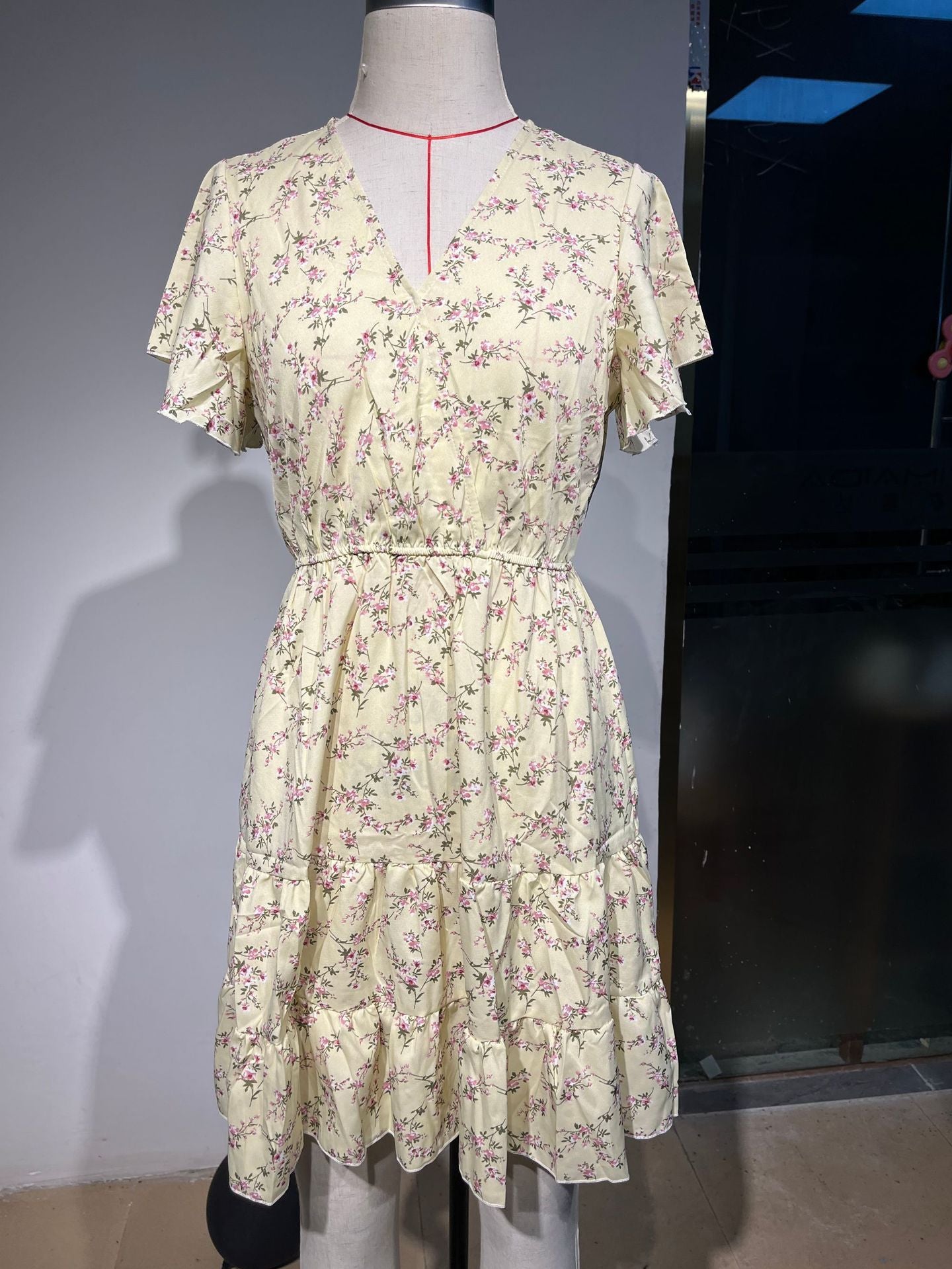 New V-Neck Flared Sleeve Floral Pleated Dress
