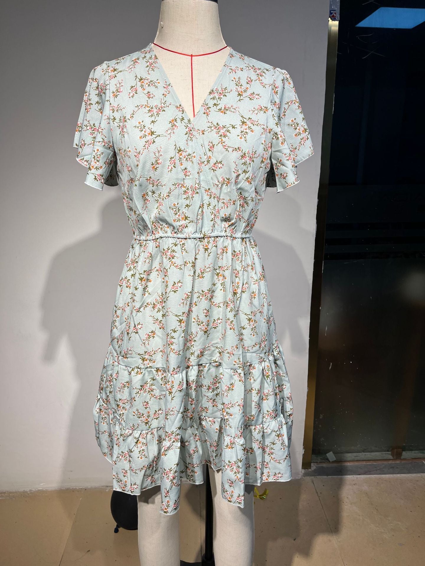 New V-Neck Flared Sleeve Floral Pleated Dress